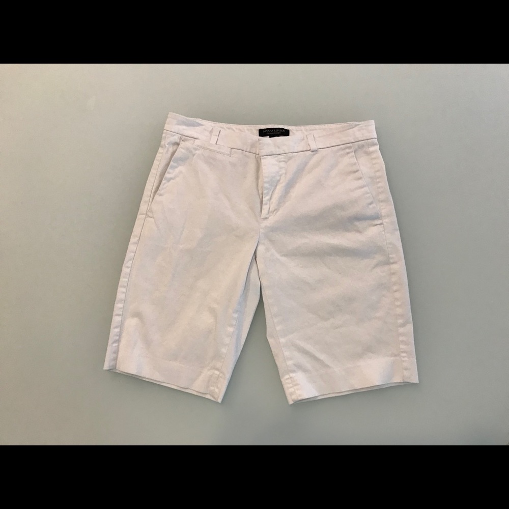 Banana Republic white Bermuda shorts size 4